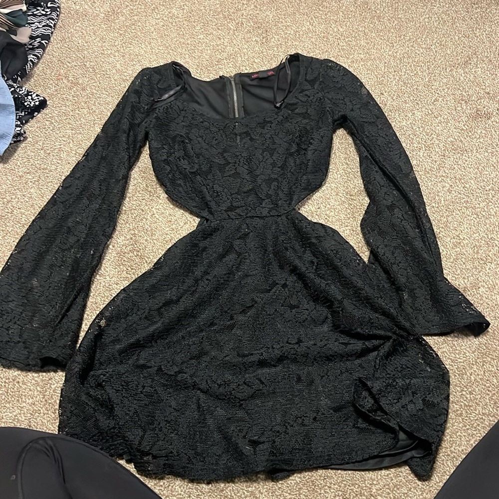 Dress that shows the tummy